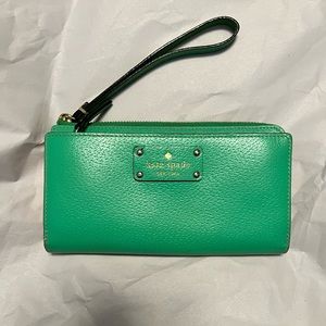 Kate Spade wristlet ♠️